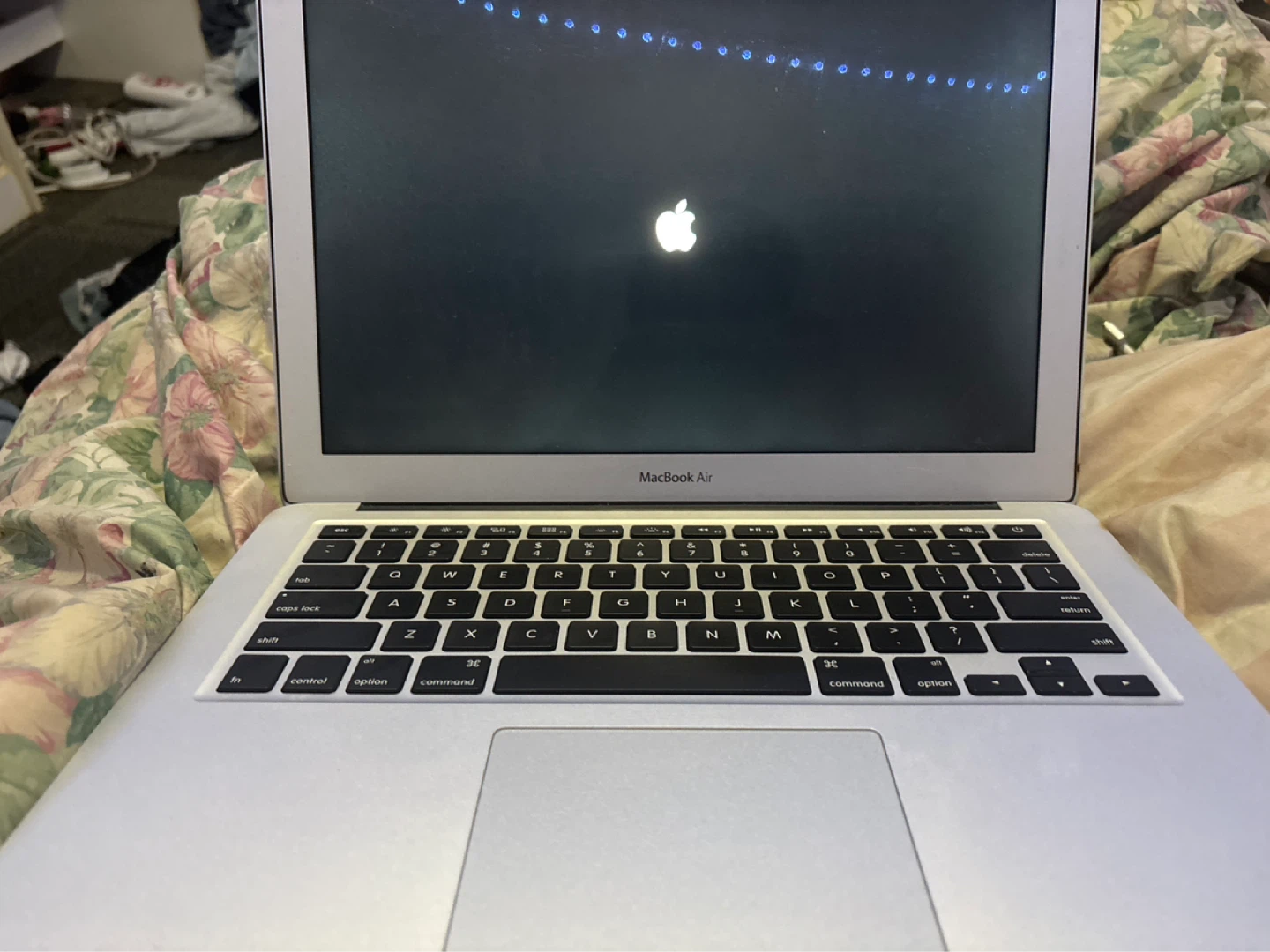 Apple MacBook Air Laptop; 2017, 13 inch - photo 2