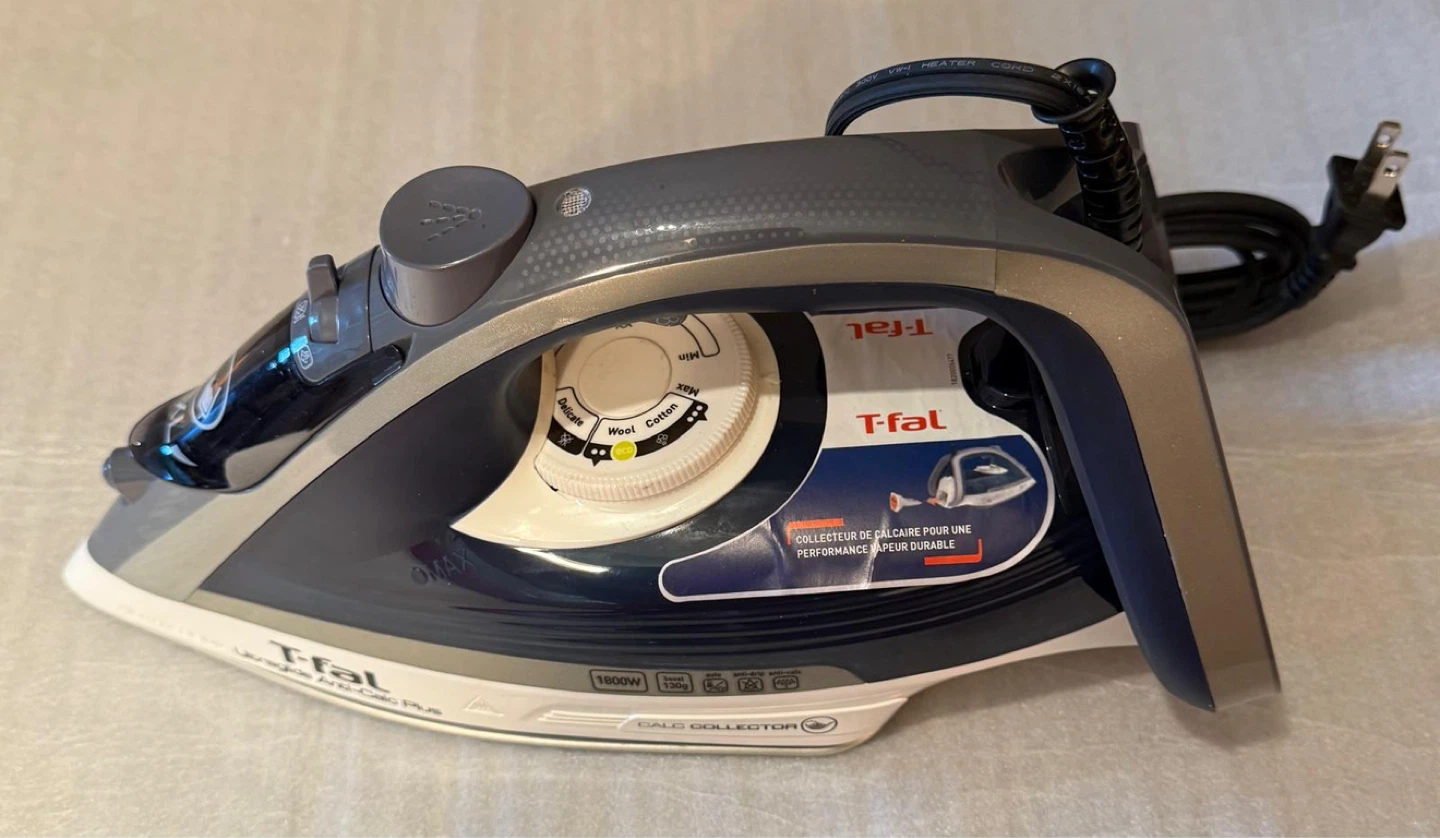 T-Fal Ultragide Steam Iron (1800W) - Brand New in Box - photo 3