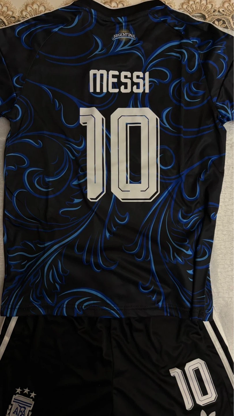 Adidas Argentina Messi 10 Football Jersey and Shorts Set - photo 2