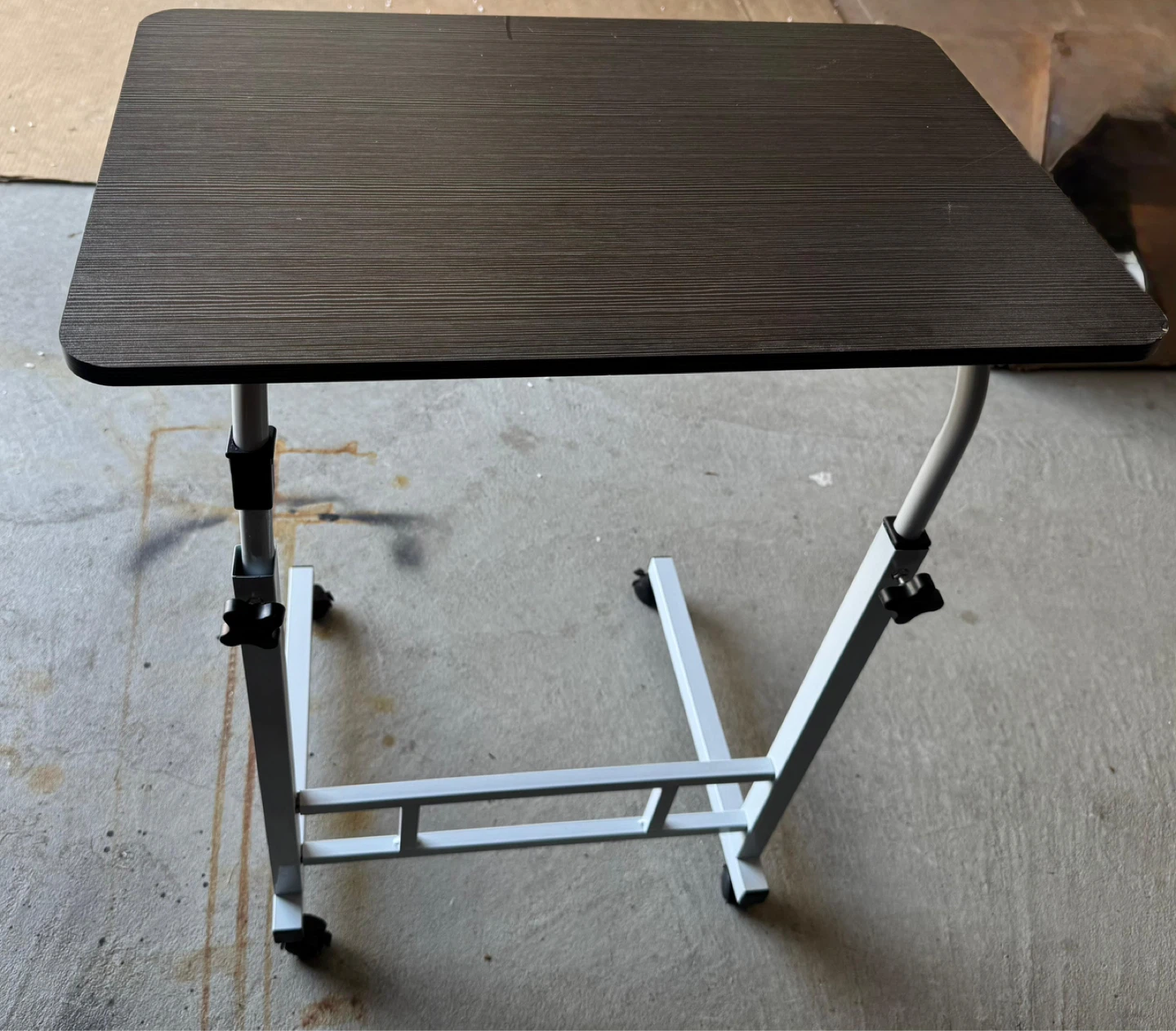 Adjustable Height Rolling Table