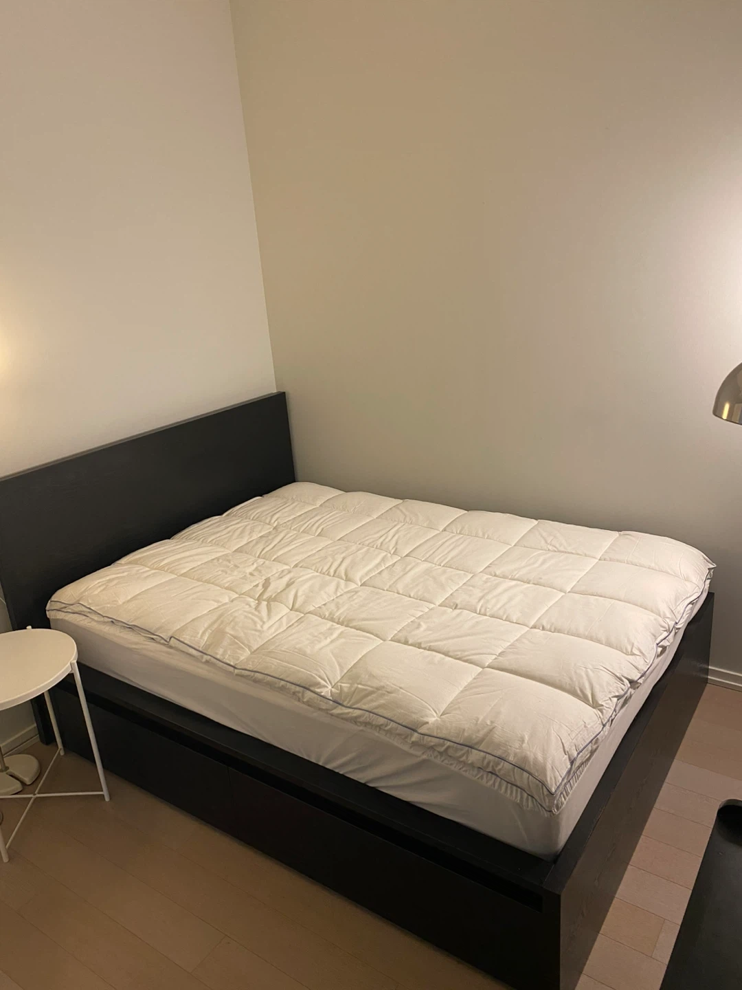 Dark Wood Platform Bed Frame with Mattress