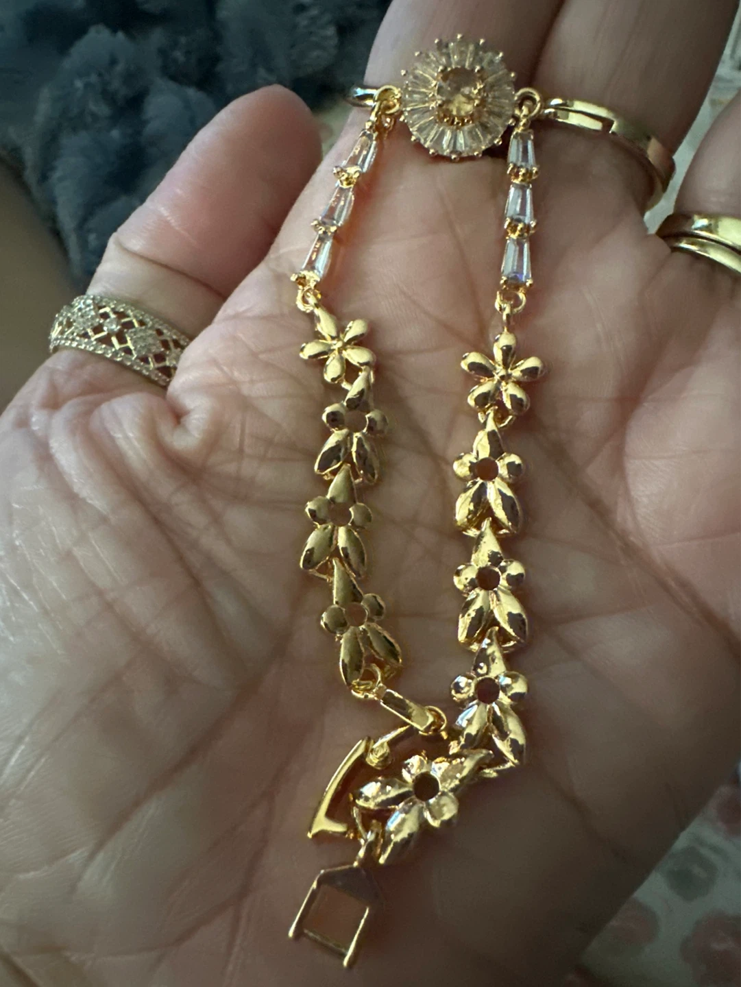 Gold tone floral and crystal bracelet - photo 3