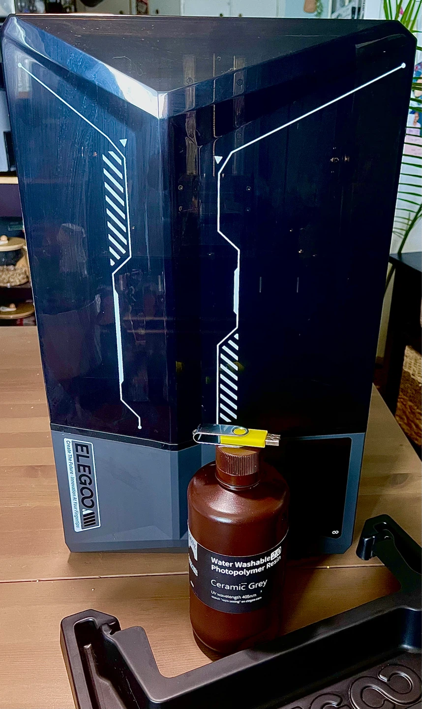 Elegoo 3D Printer (like new) + bonus Ceramic Grey Resin