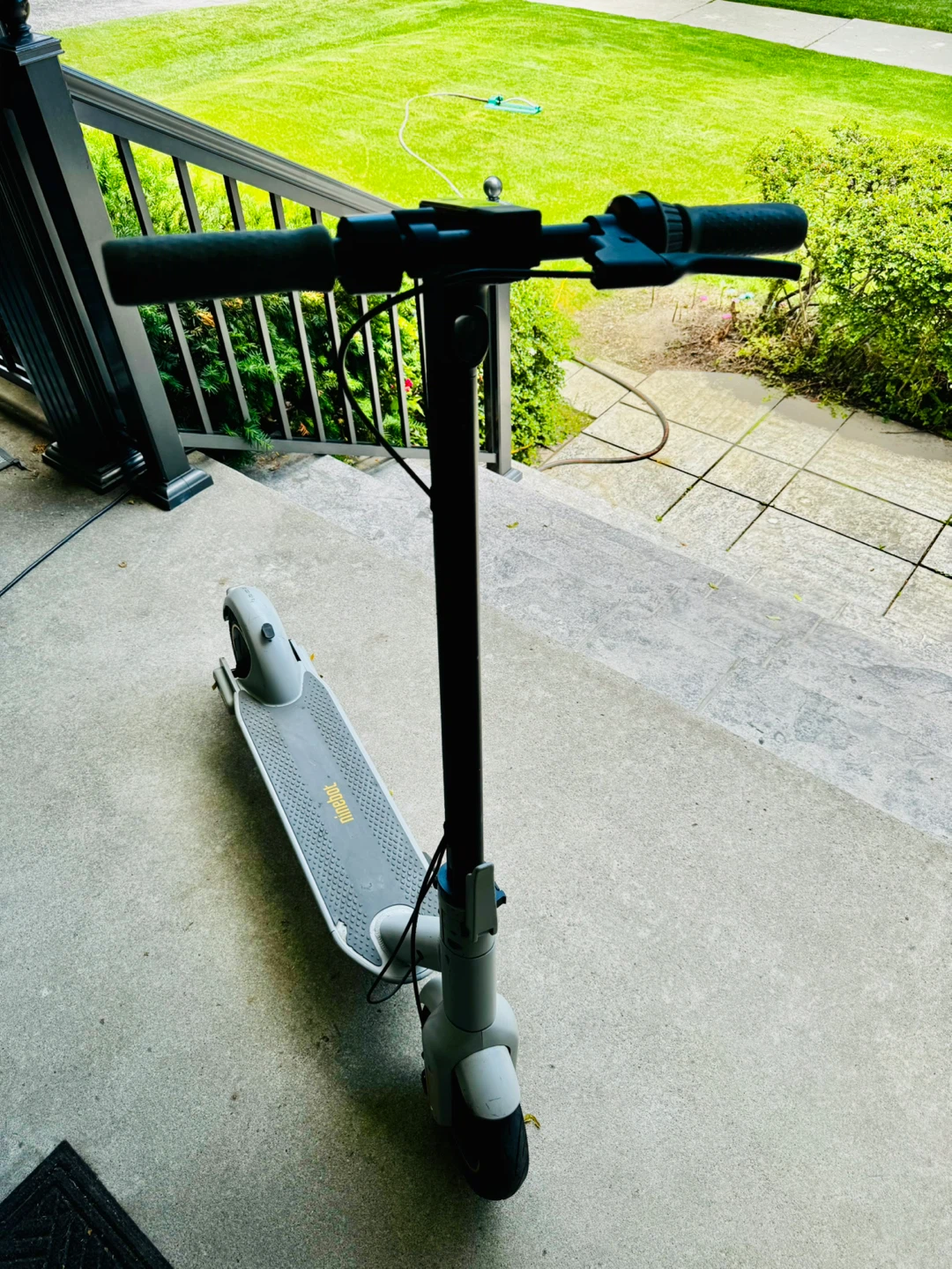 Segway Ninebot MAX G30LP Electric Scooter - photo 2