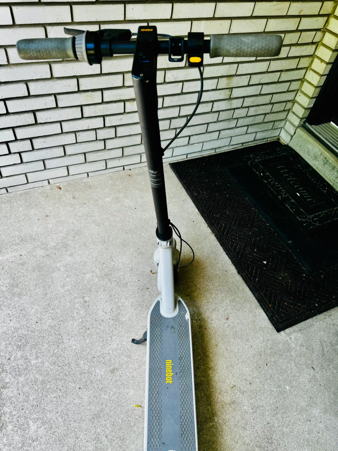 Segway Ninebot MAX G30LP Electric Scooter - photo 3