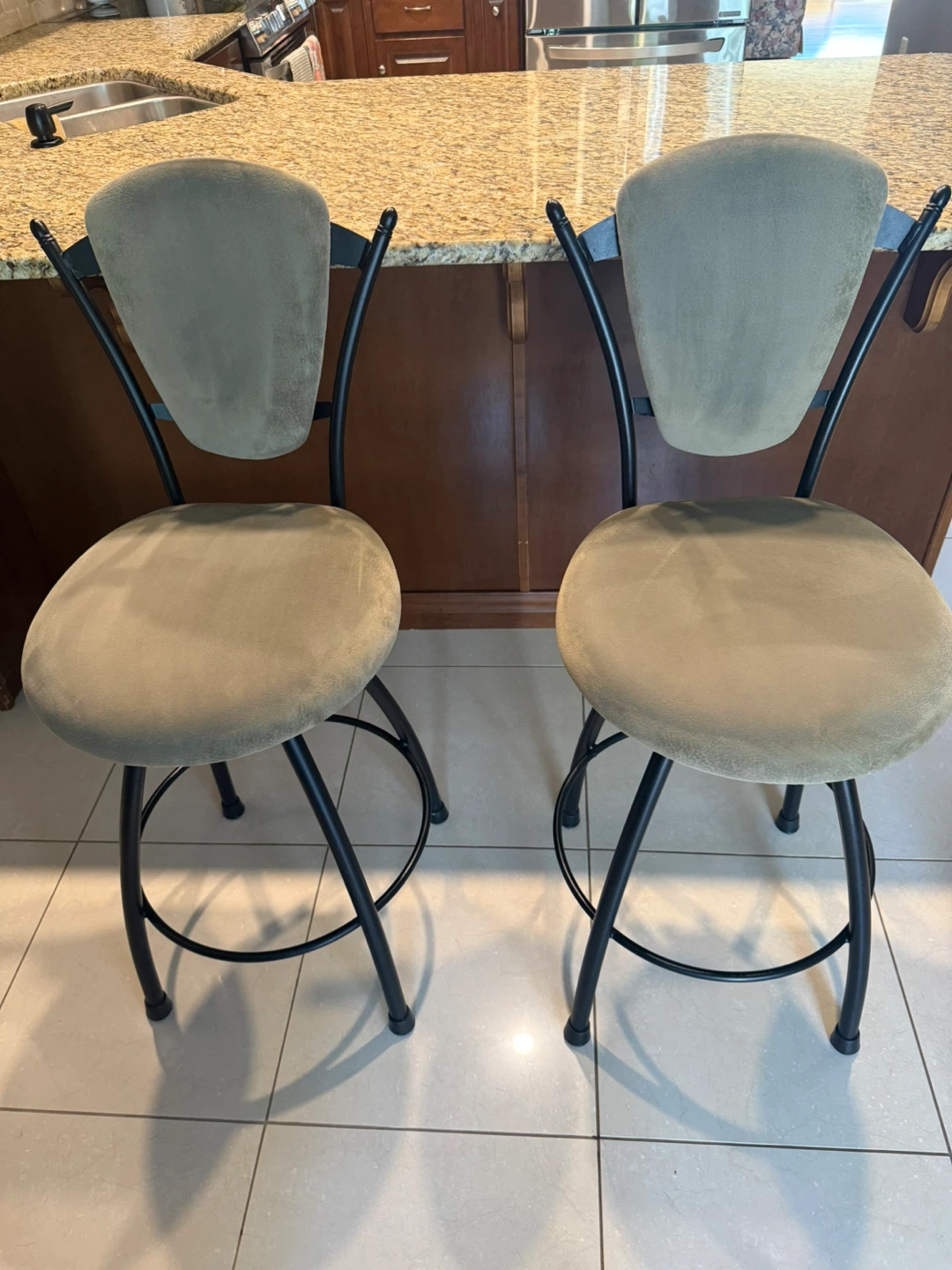 Pair of Bar Stools - photo 2