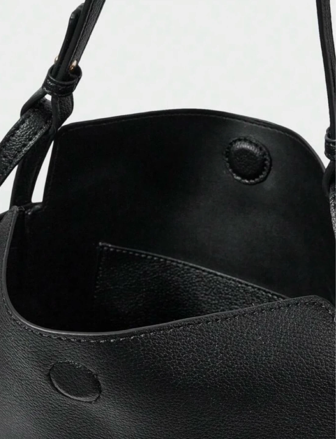 Minimalistic Shoulder Bag - photo 3