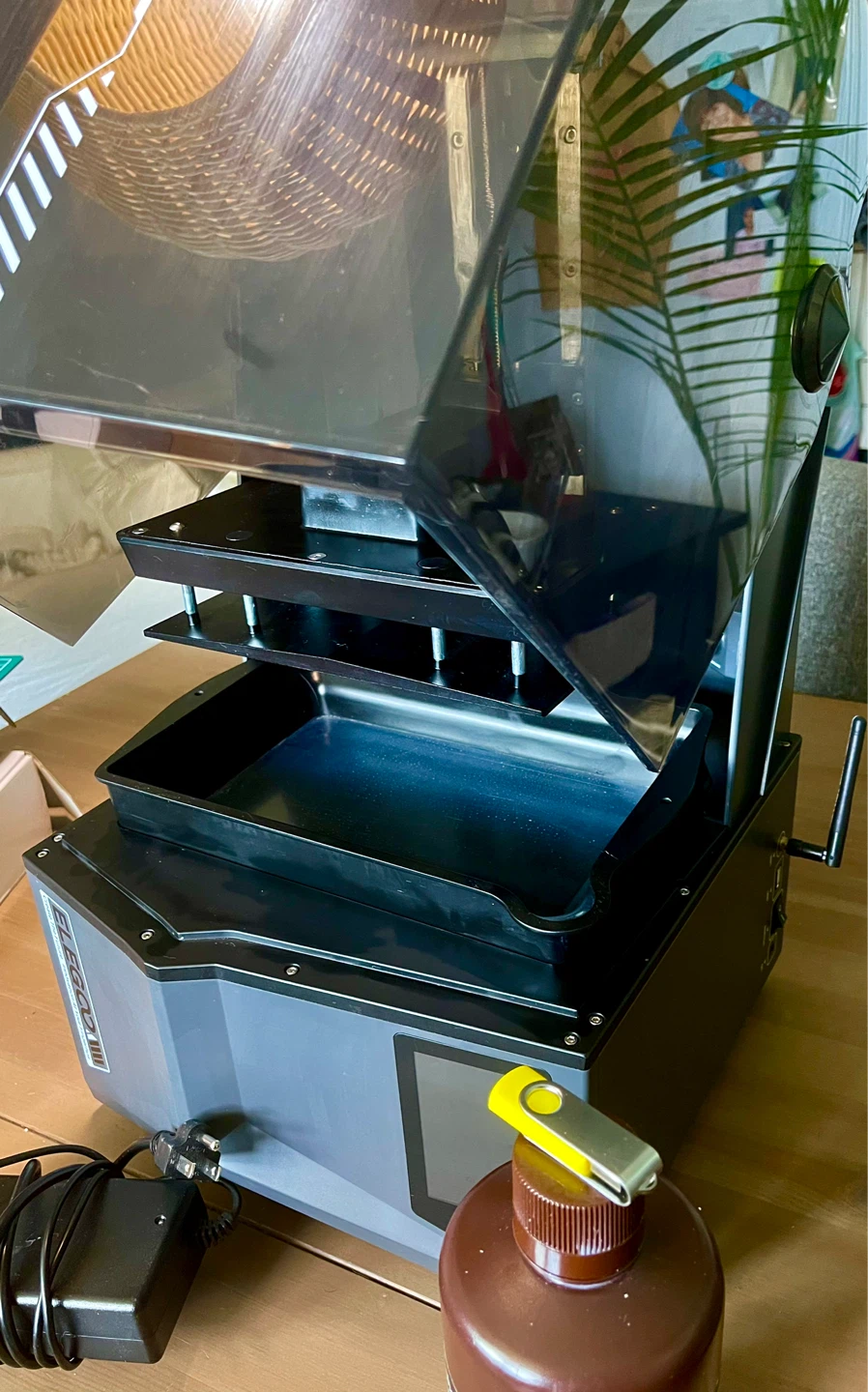 Elegoo 3D Printer (like new) + bonus Ceramic Grey Resin - photo 4