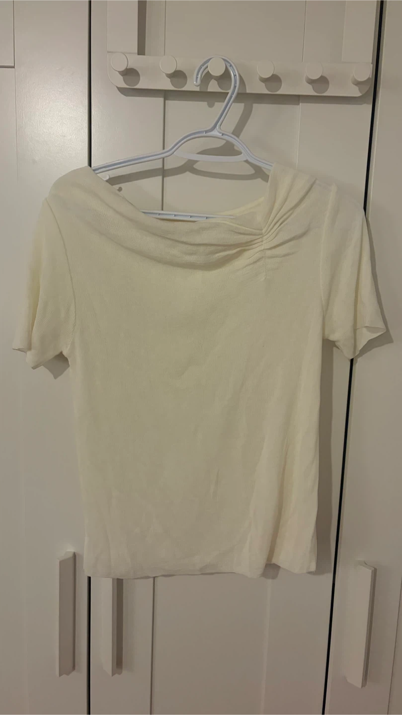 New unworn Korean women’s clothing - photo 2