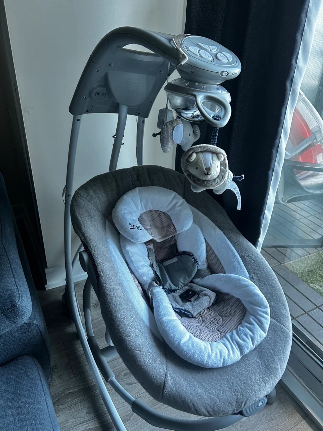 Baby swing