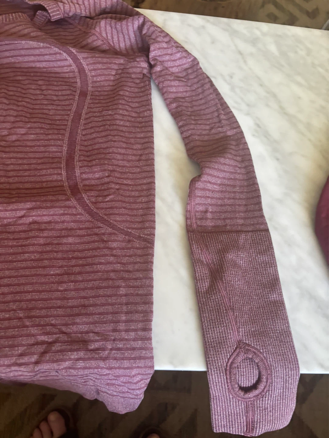 Lululemon long sleeve top size 2 - photo 3