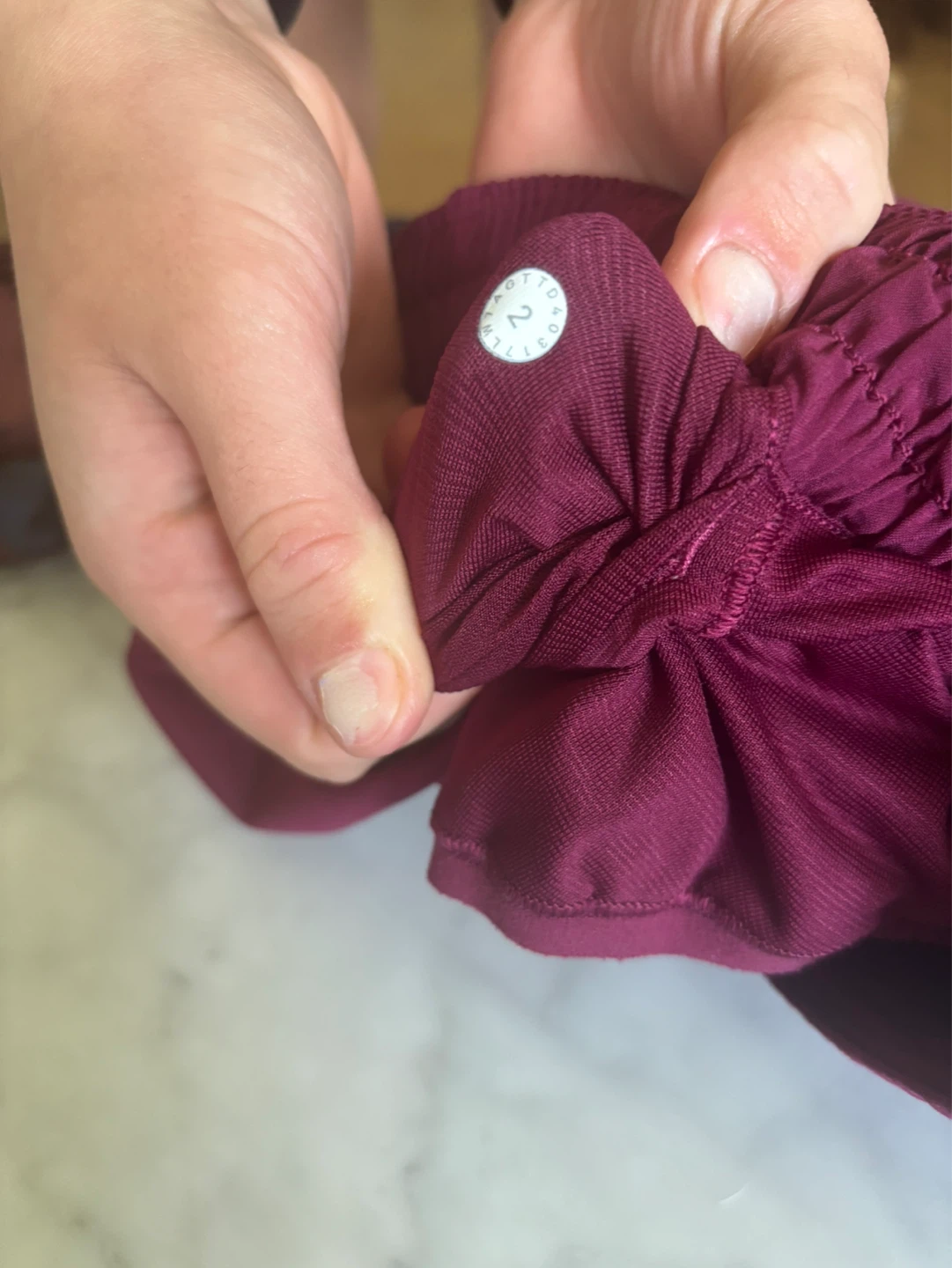 Lululemon Shorts hotty hot 4 inch size 2 - photo 3