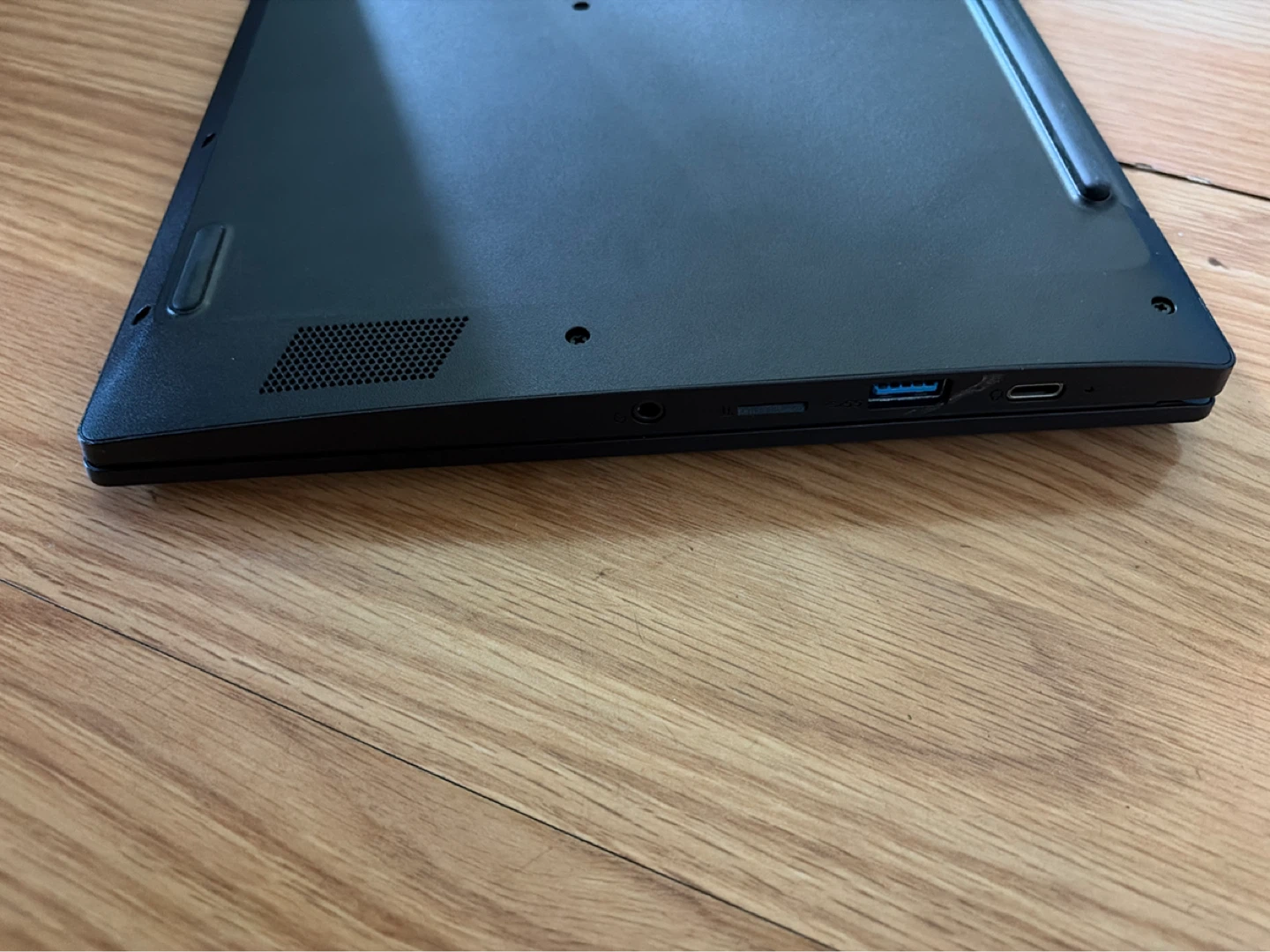Lenovo Chromebook Laptop - photo 3