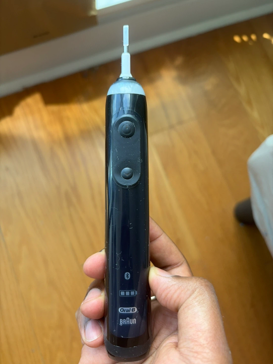 Oral-B Electric Toothbrush with 6 Heads & Travel Case - photo 2