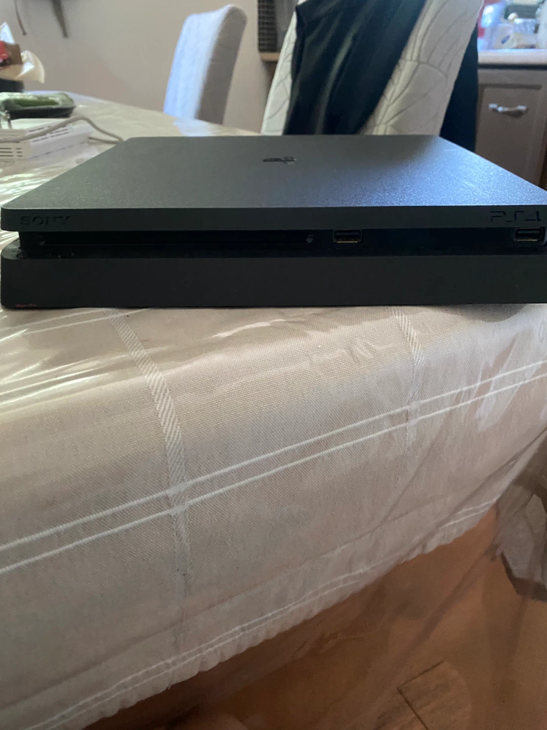 PS4 slim black with cable - photo 4