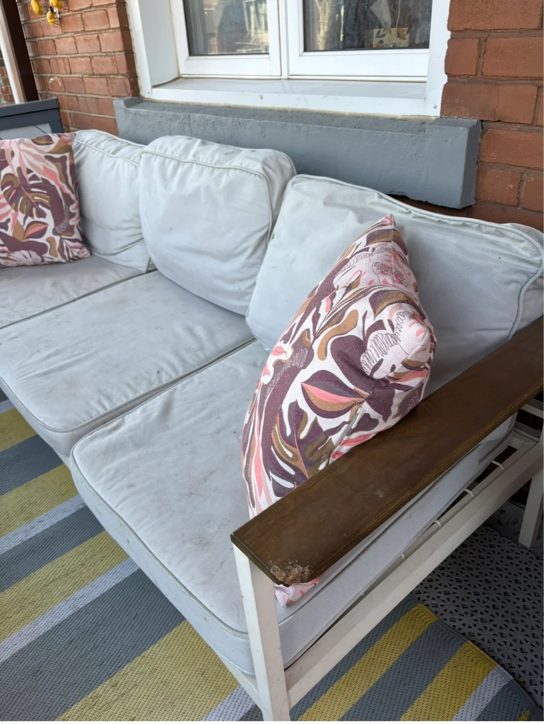 Outdoor Sofa with Cushions