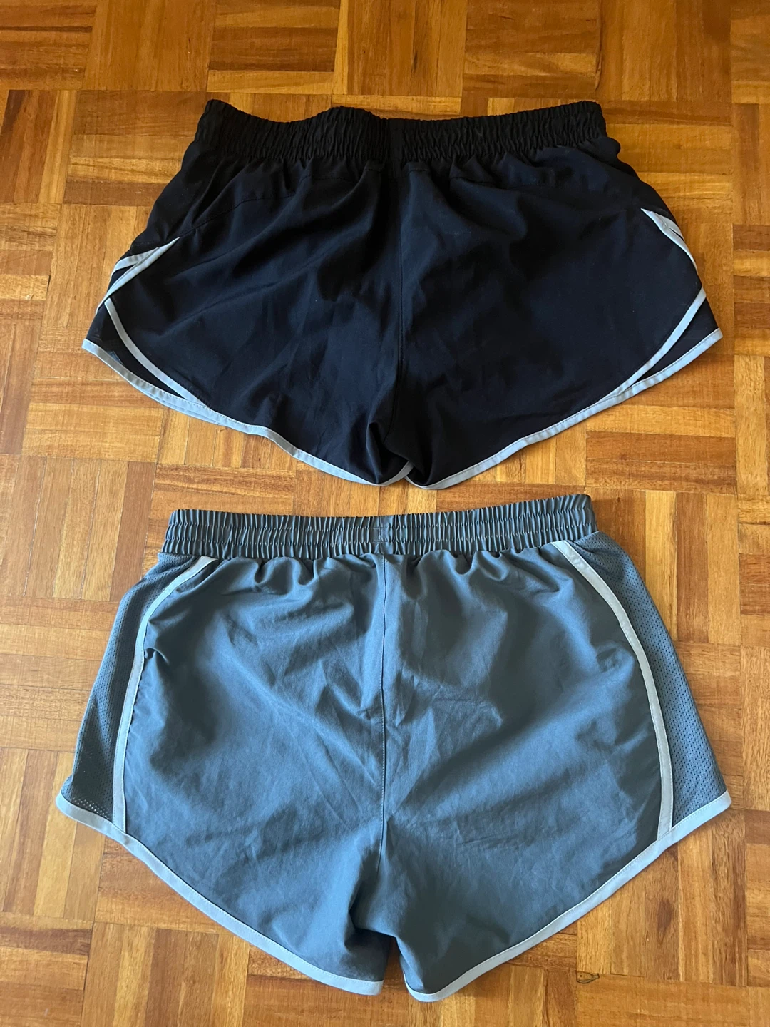 2 shorts - ASICS and Champion - photo 4