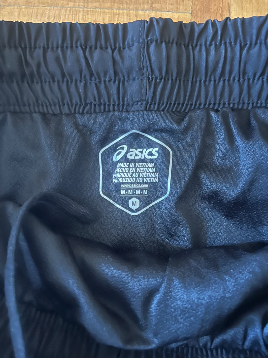 2 shorts - ASICS and Champion - photo 3