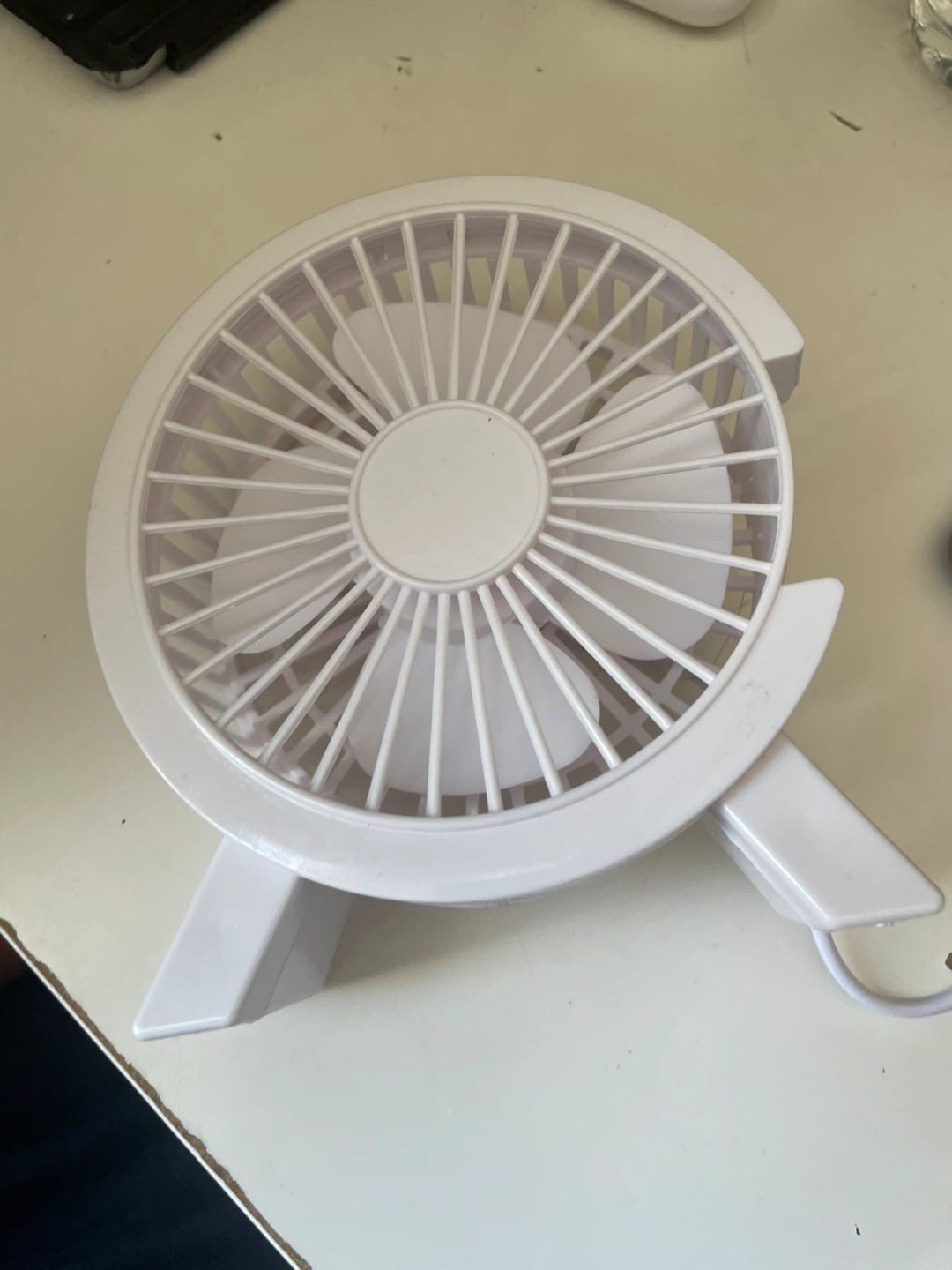 White USB Desk Fan