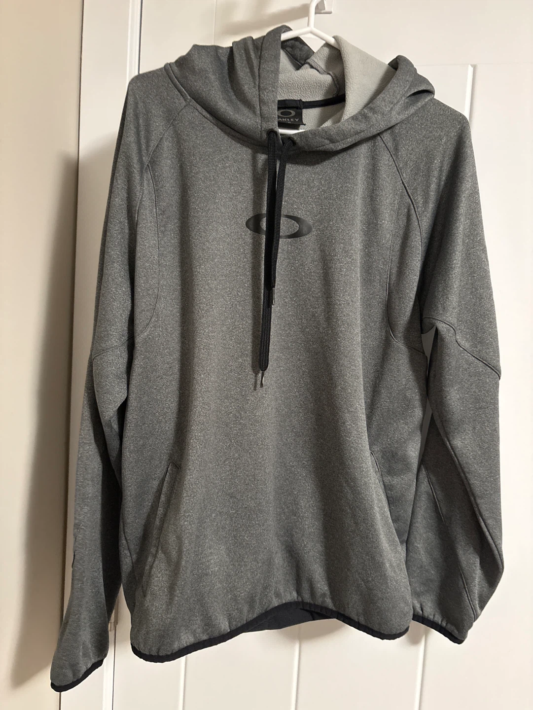 Men’s Oakley Grey Hoodie - Size L