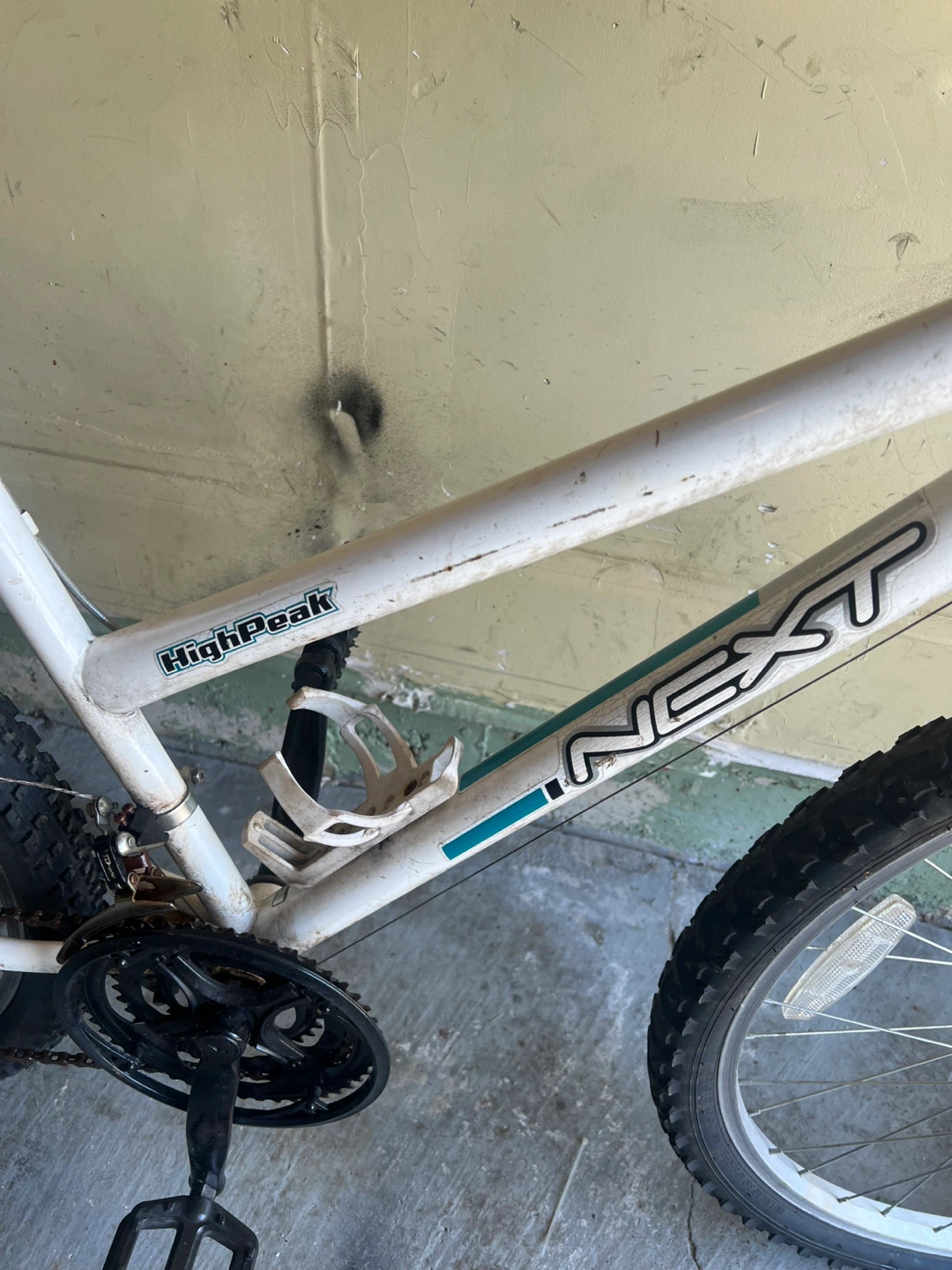 26” mountain bike White NEXT HighPeak Mountain Bike