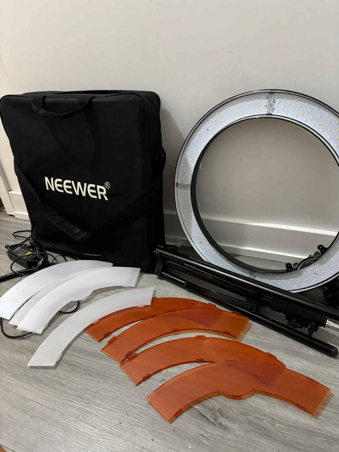 NEEWER 18” RING LIGHT KIT - photo 2