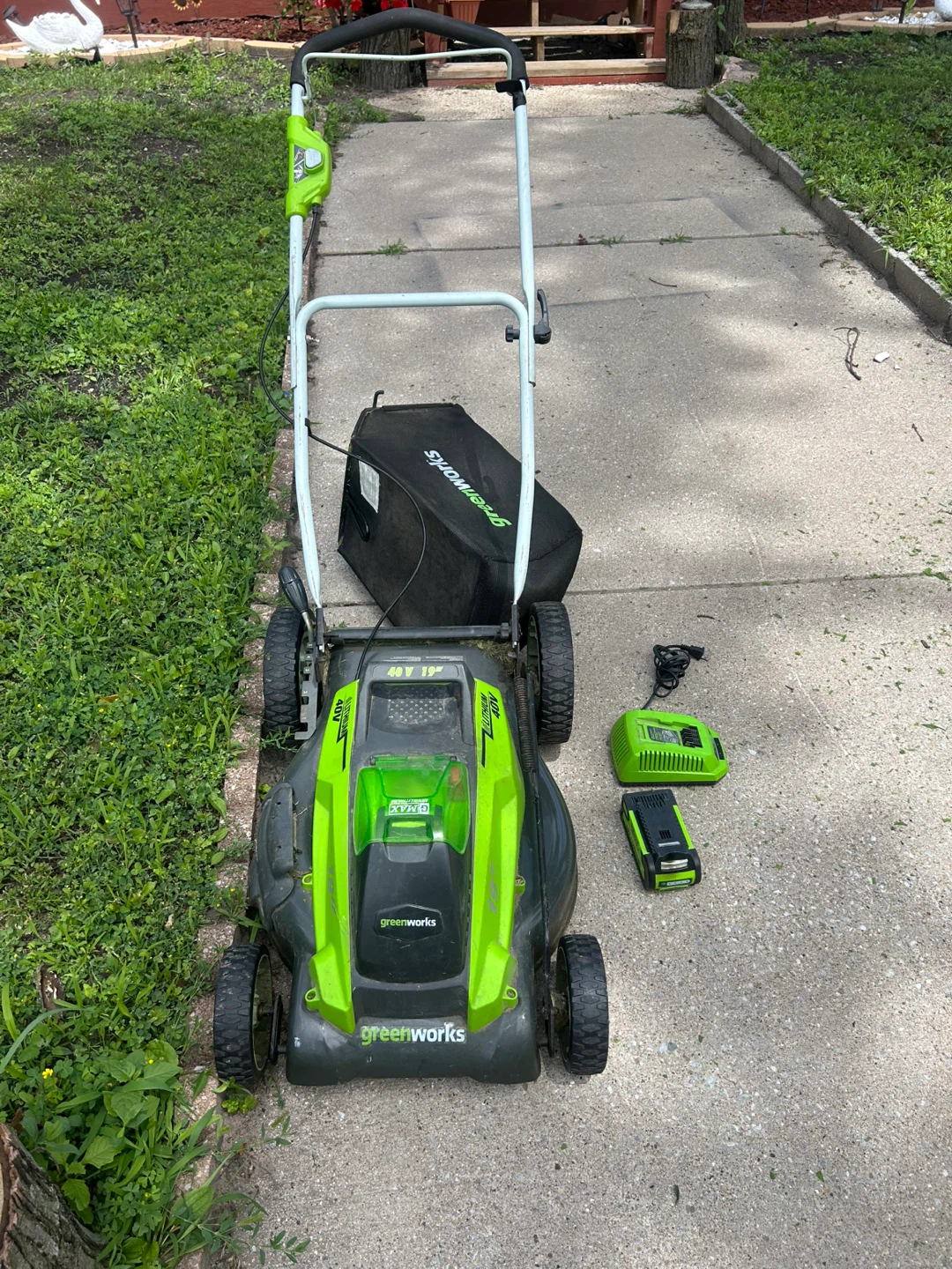 Greenworks 40V 19" Cordless Lawn Mower with Battery and Charger - photo 2