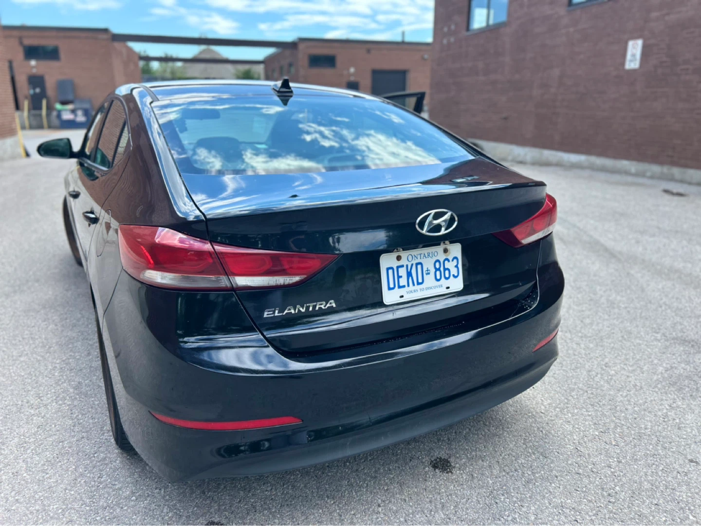 PRICED TO SELL: 2017 Hyundai Elantra - photo 5