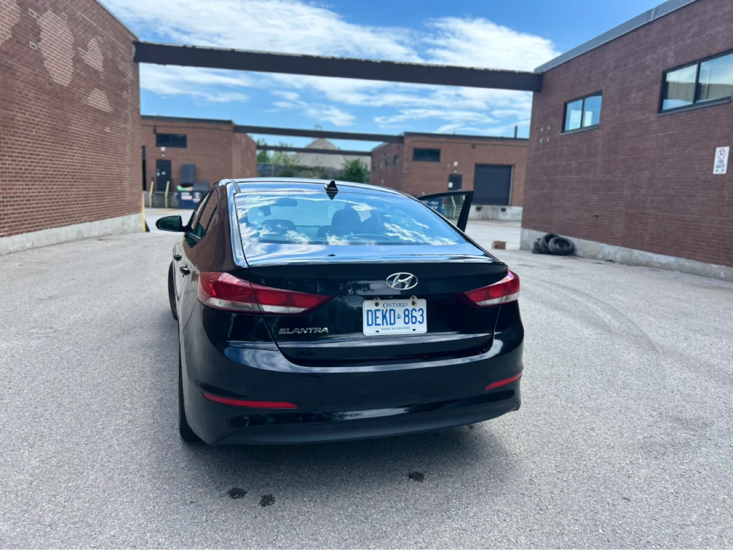 PRICED TO SELL: 2017 Hyundai Elantra - photo 4