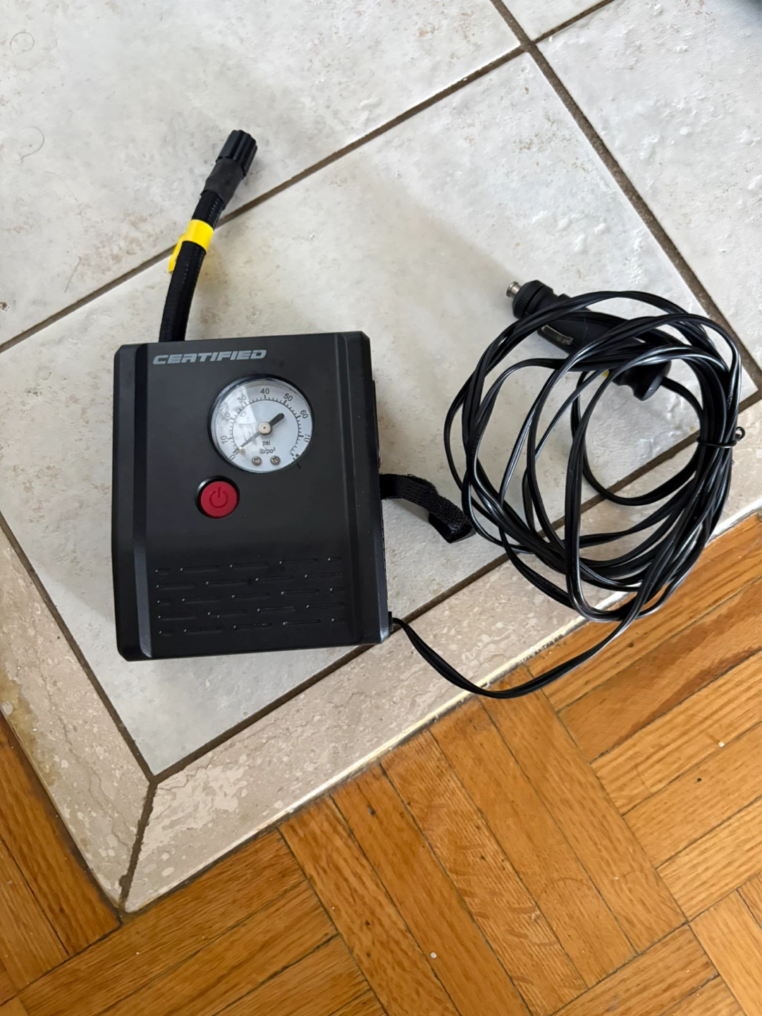 Certified Portable Air Compressor with Gauge