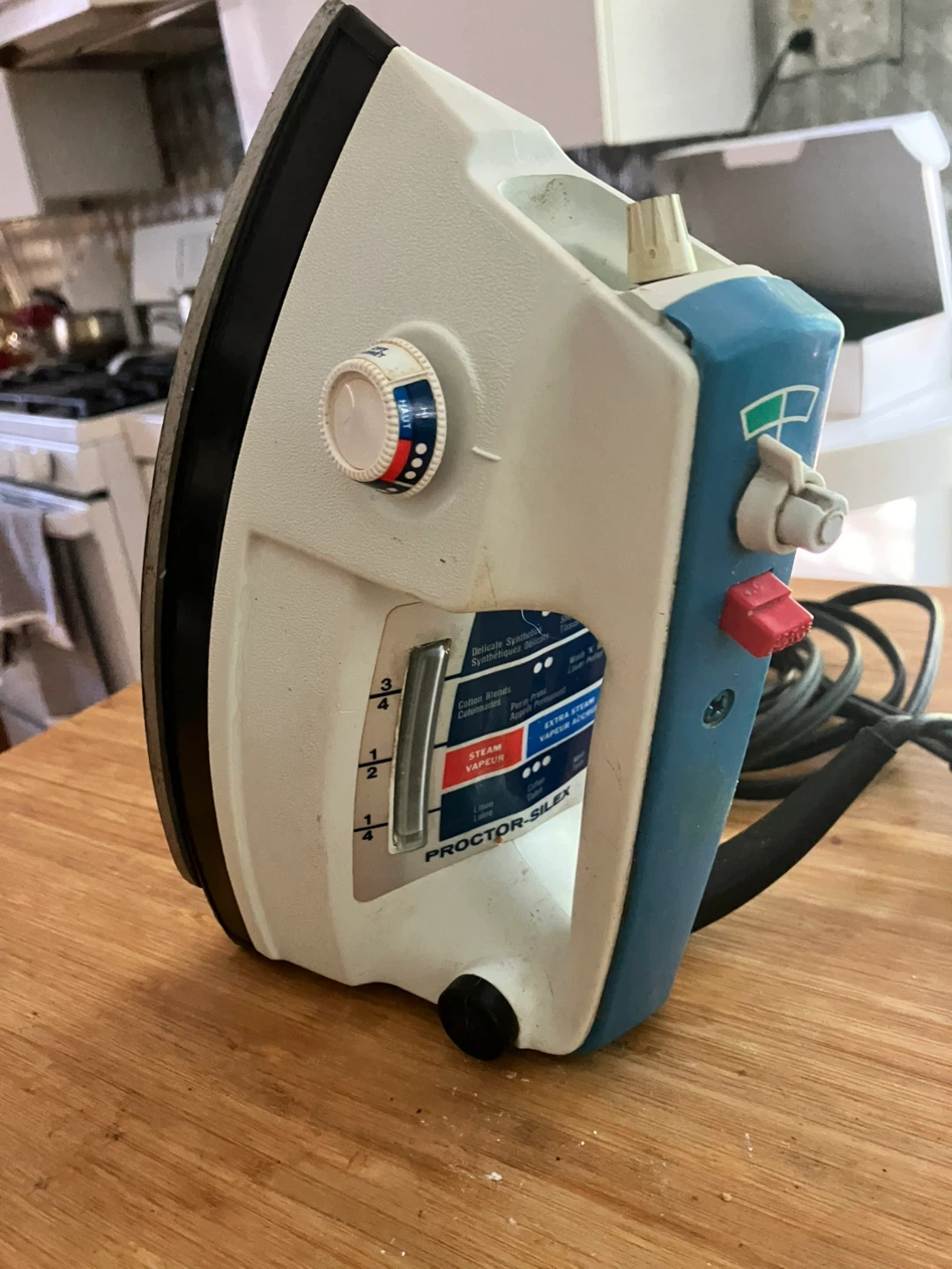 Proctor-Silex Steam Iron - photo 2
