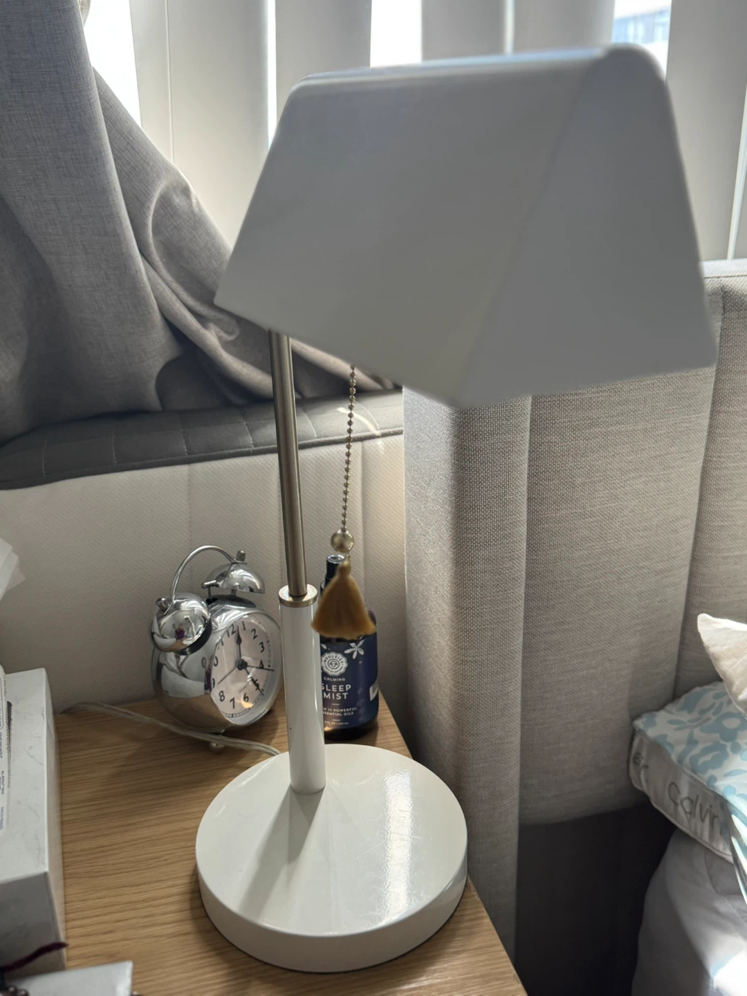 White Desk Lamp with Pull Chain