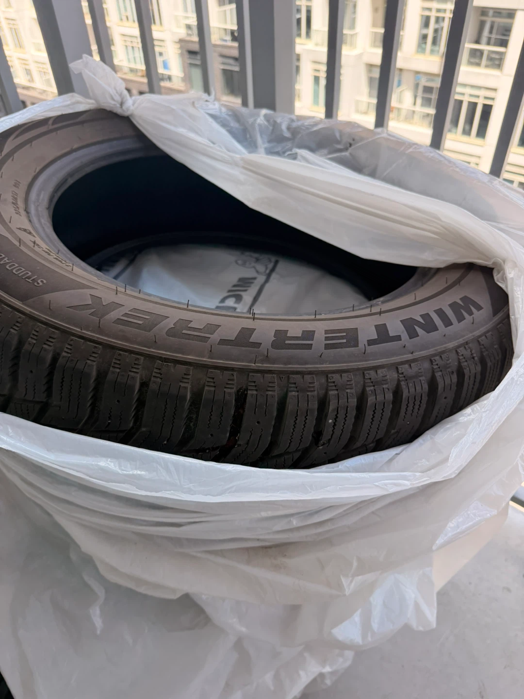 Wintrek Studdable Winter Tire 225/60R17 - photo 3