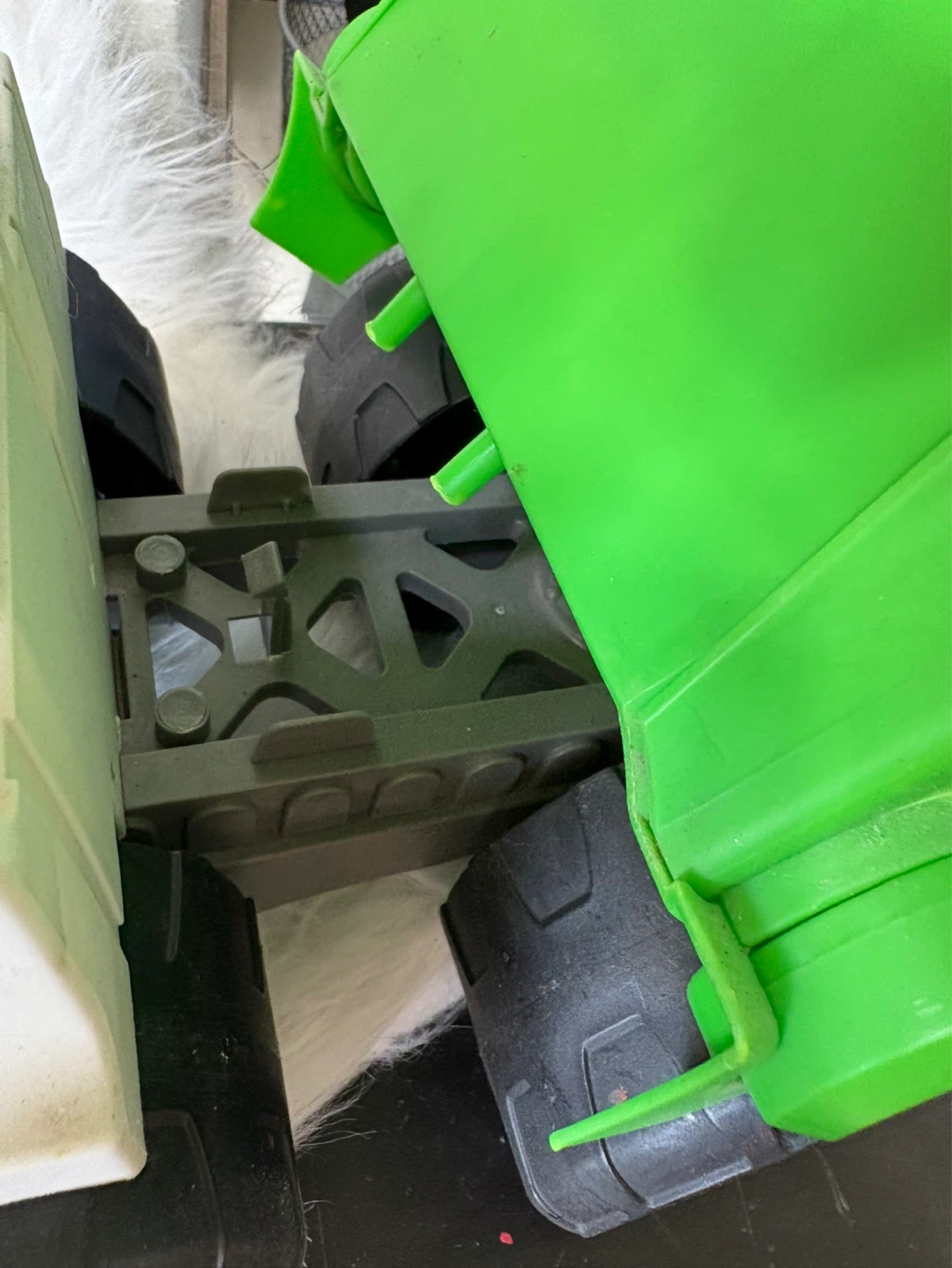 Green Toy Garbage Truck - photo 5