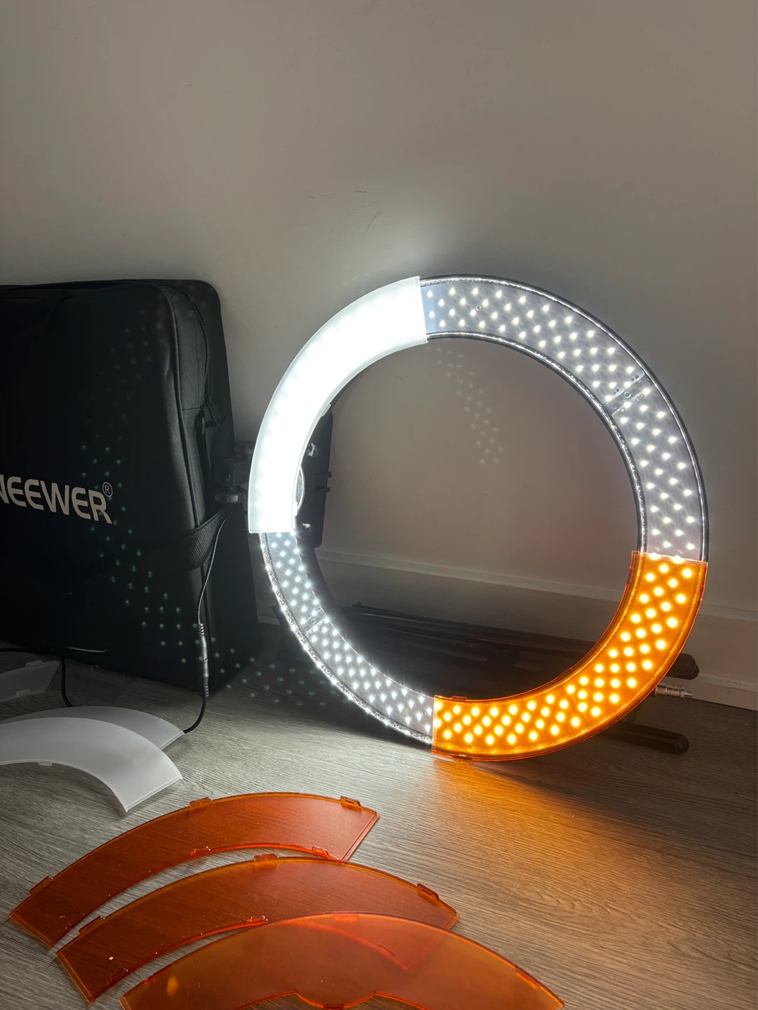 NEEWER 18” RING LIGHT KIT - photo 3