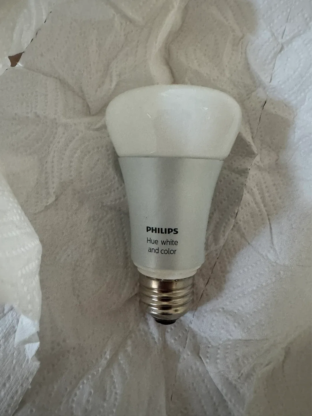 Philips Hue White and Color Smart Bulbs x 6 - photo 2