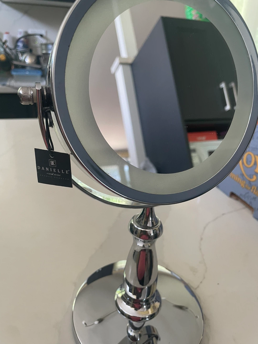 Illuminated 2-sided Vanity Mirror - photo 5