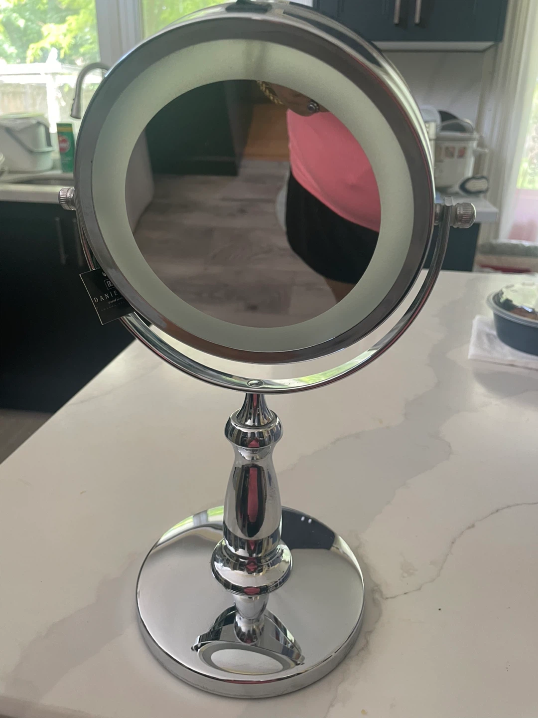 Illuminated 2-sided Vanity Mirror - photo 4