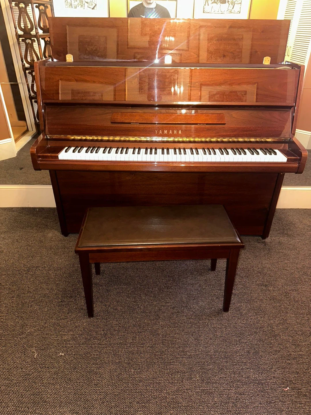 Yamaha Upright Piano with Bench – Excellent Condition