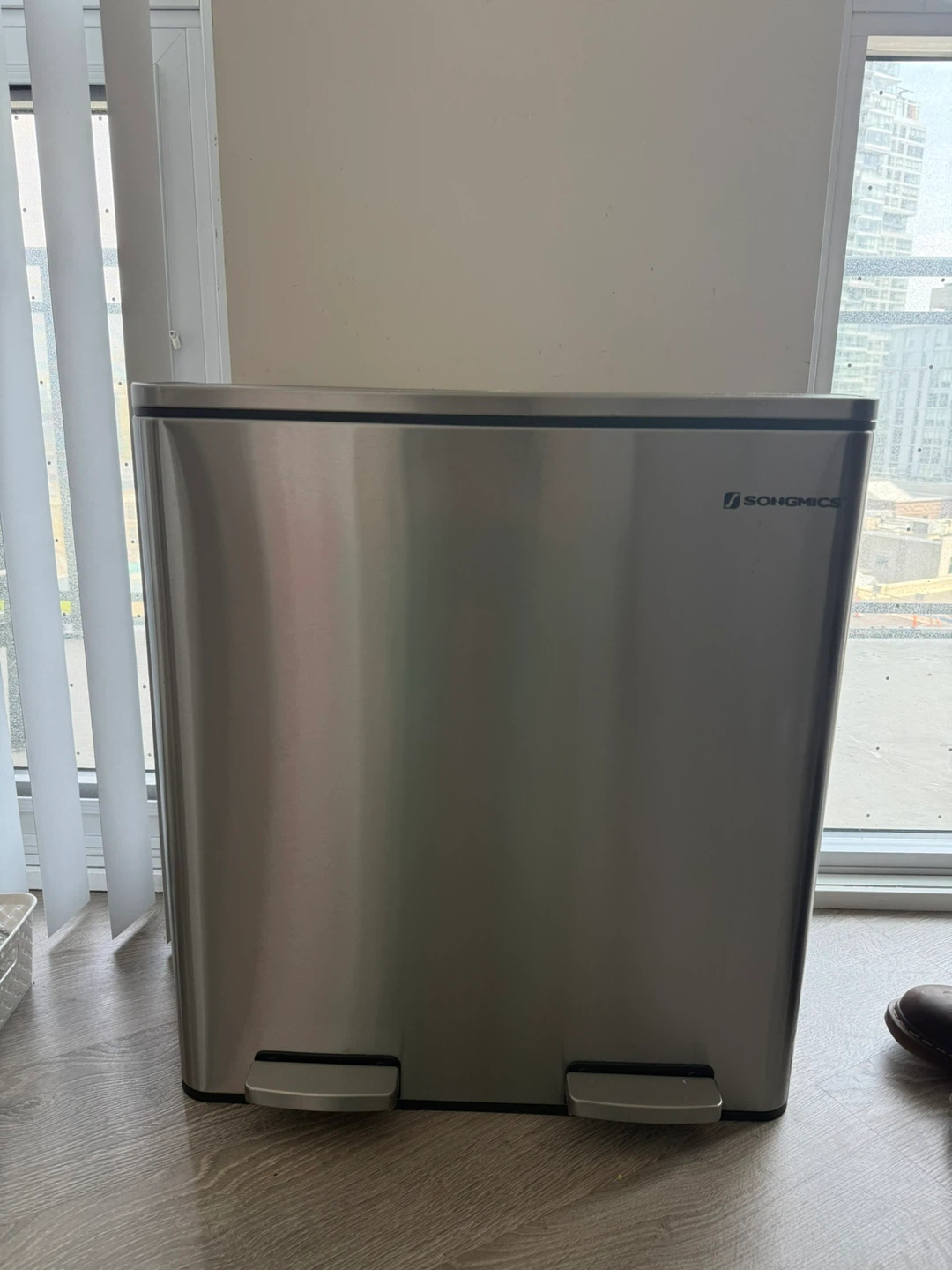Songmics Stainless Steel Dual Compartment Trash Can - photo 3