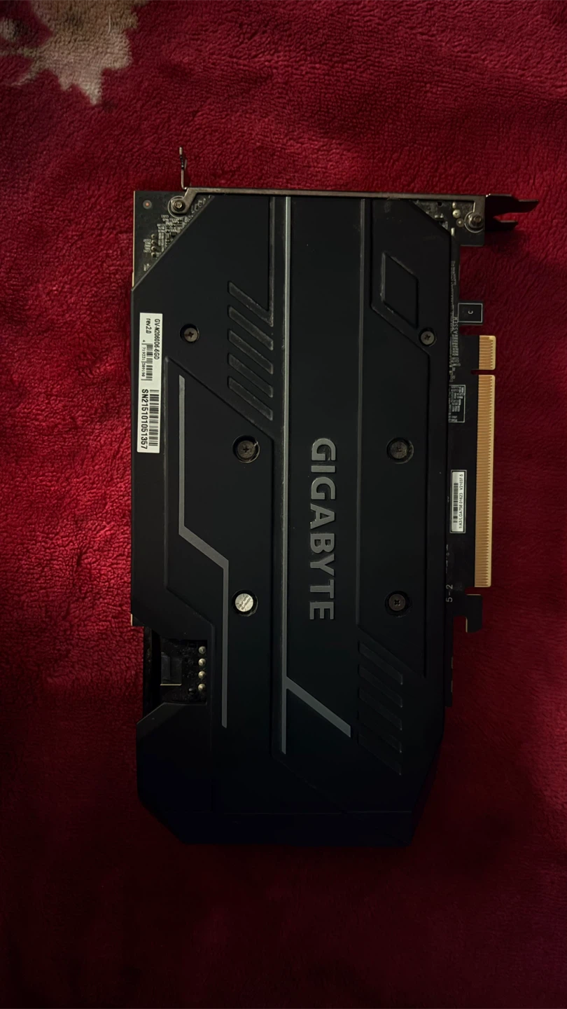 2060 NVIDIA Gigabyte Graphics Card - photo 2