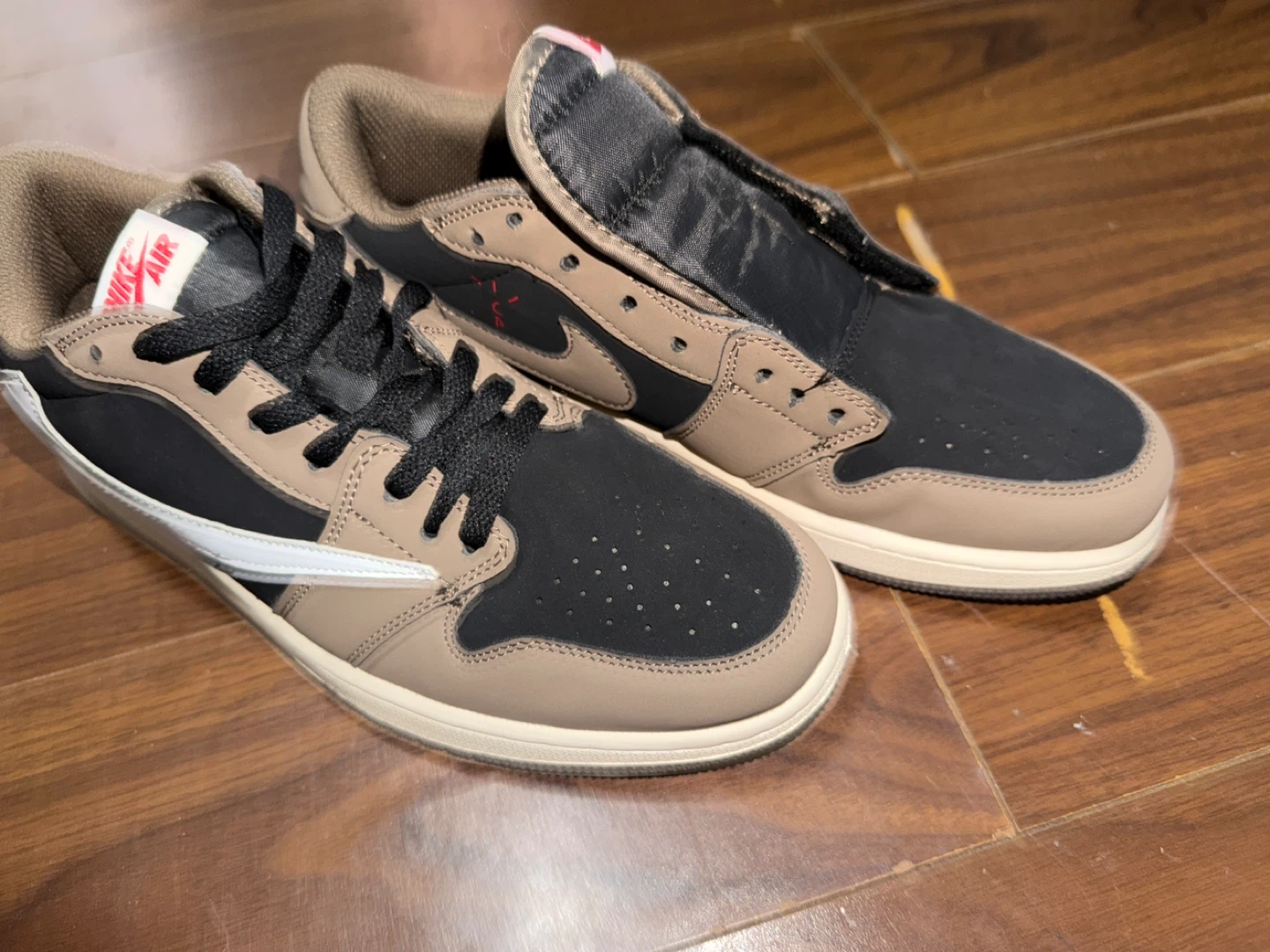 Nike Air Jordan 1 Low Travis Scott - photo 4