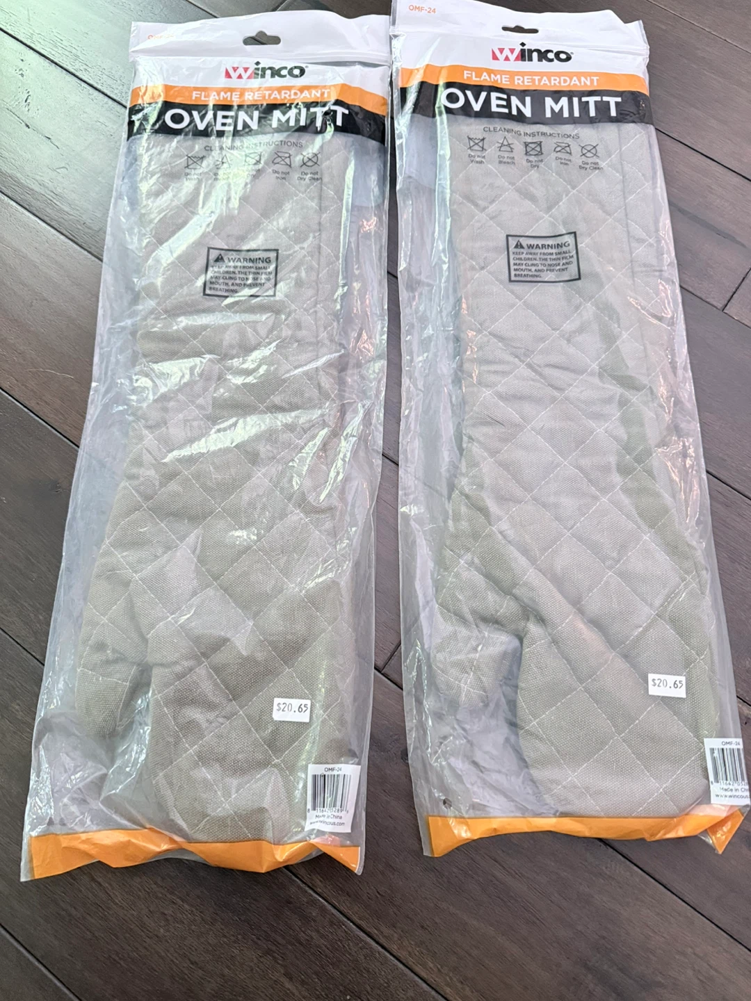Winco Flame Retardant Oven Mitts