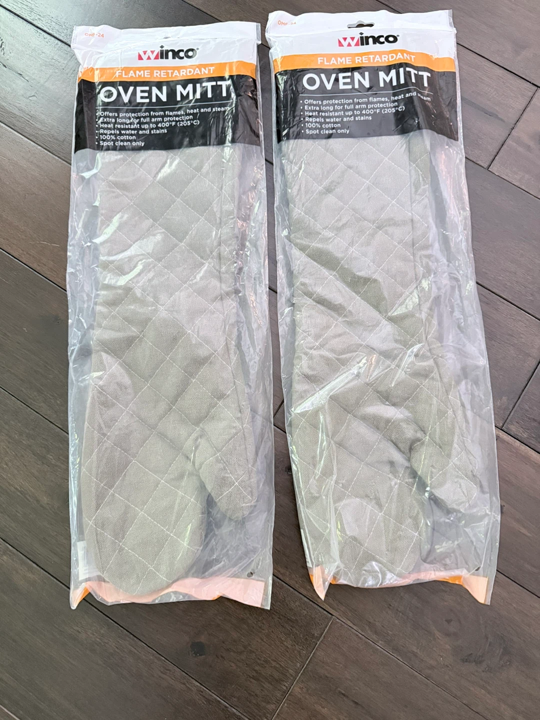 Winco Flame Retardant Oven Mitts - photo 2