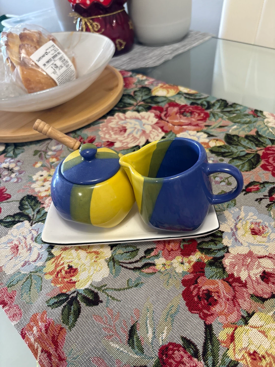 Sugar Bowl and Creamer Set