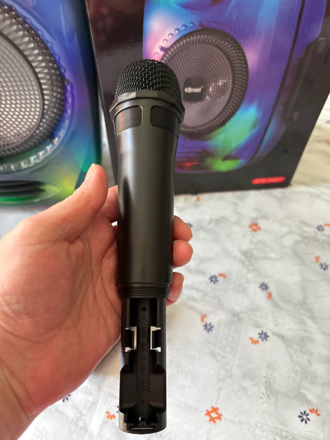 8-Inch Bluetooth Karaoke Speaker with Wireless Microphone - photo 3