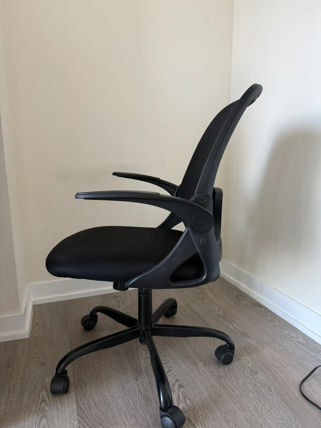 Black Mesh  Ergonomic  Office Chair - photo 2