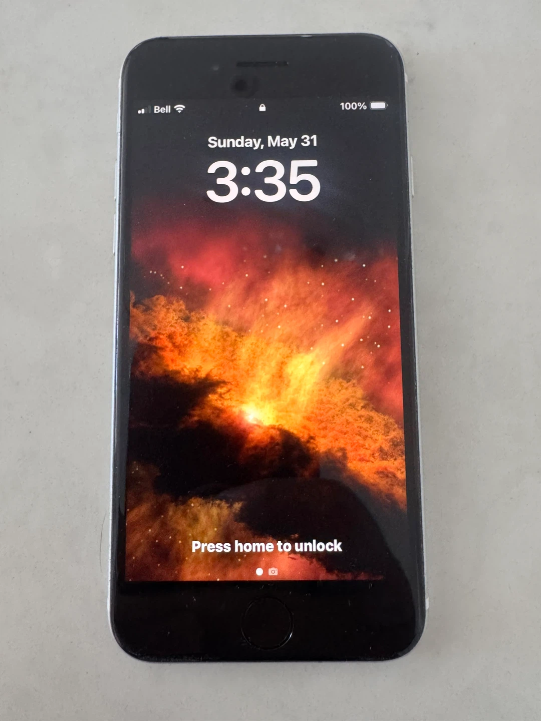 Apple iPhone SE (2nd Generation) - photo 4