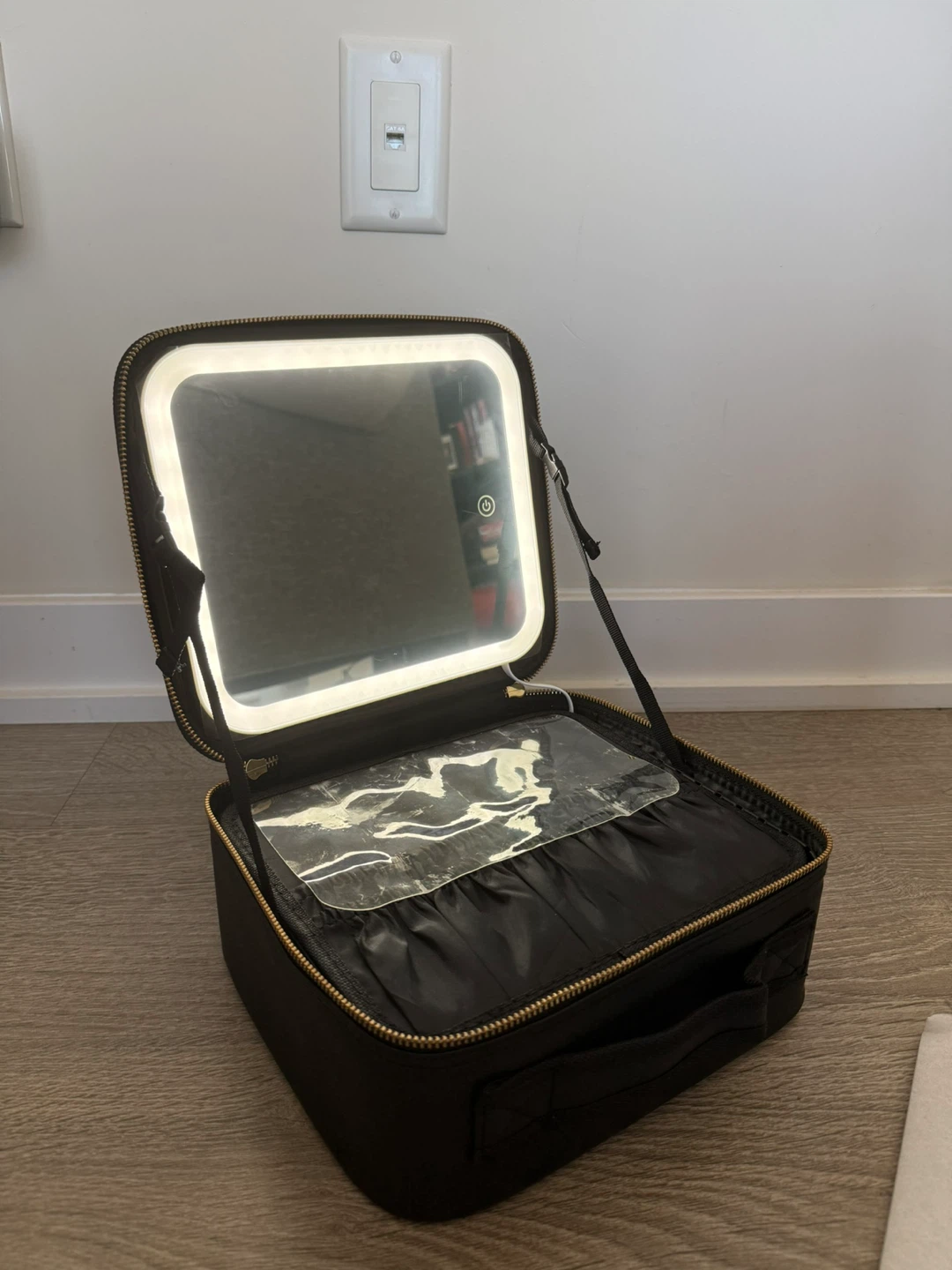 Laura Mercier Makeup travel Case with Lighted Mirror - photo 2