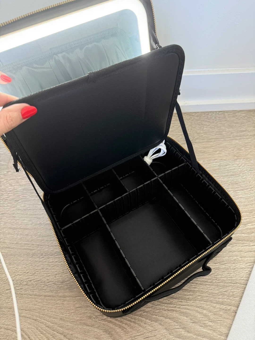 Laura Mercier Makeup travel Case with Lighted Mirror - photo 3